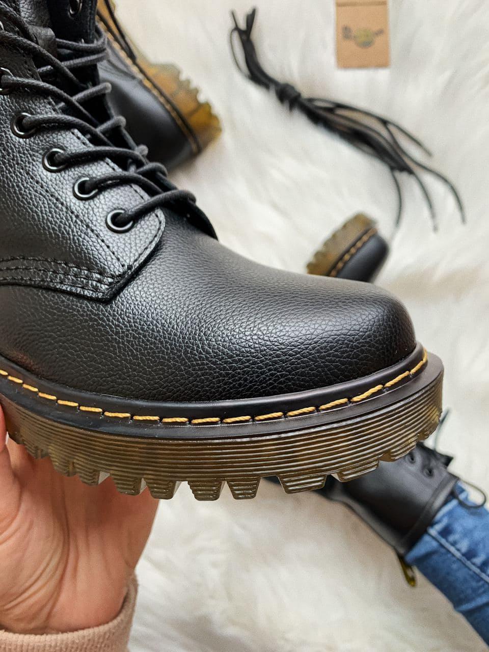 Dr. Martens Black No Logo LUX