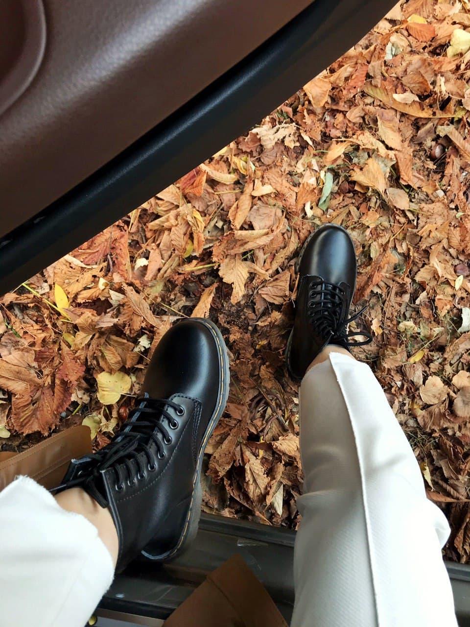 Dr. Martens Black 7