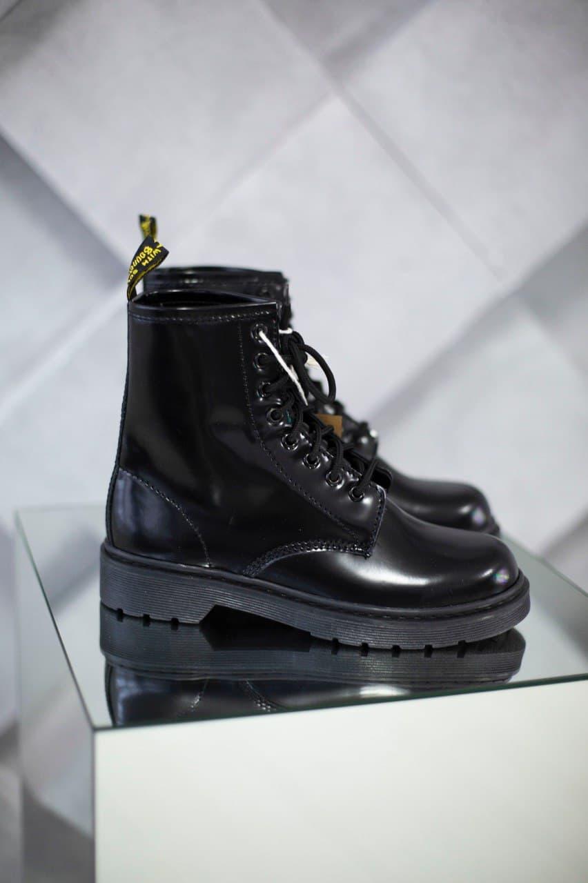 Dr. Martens Full Black