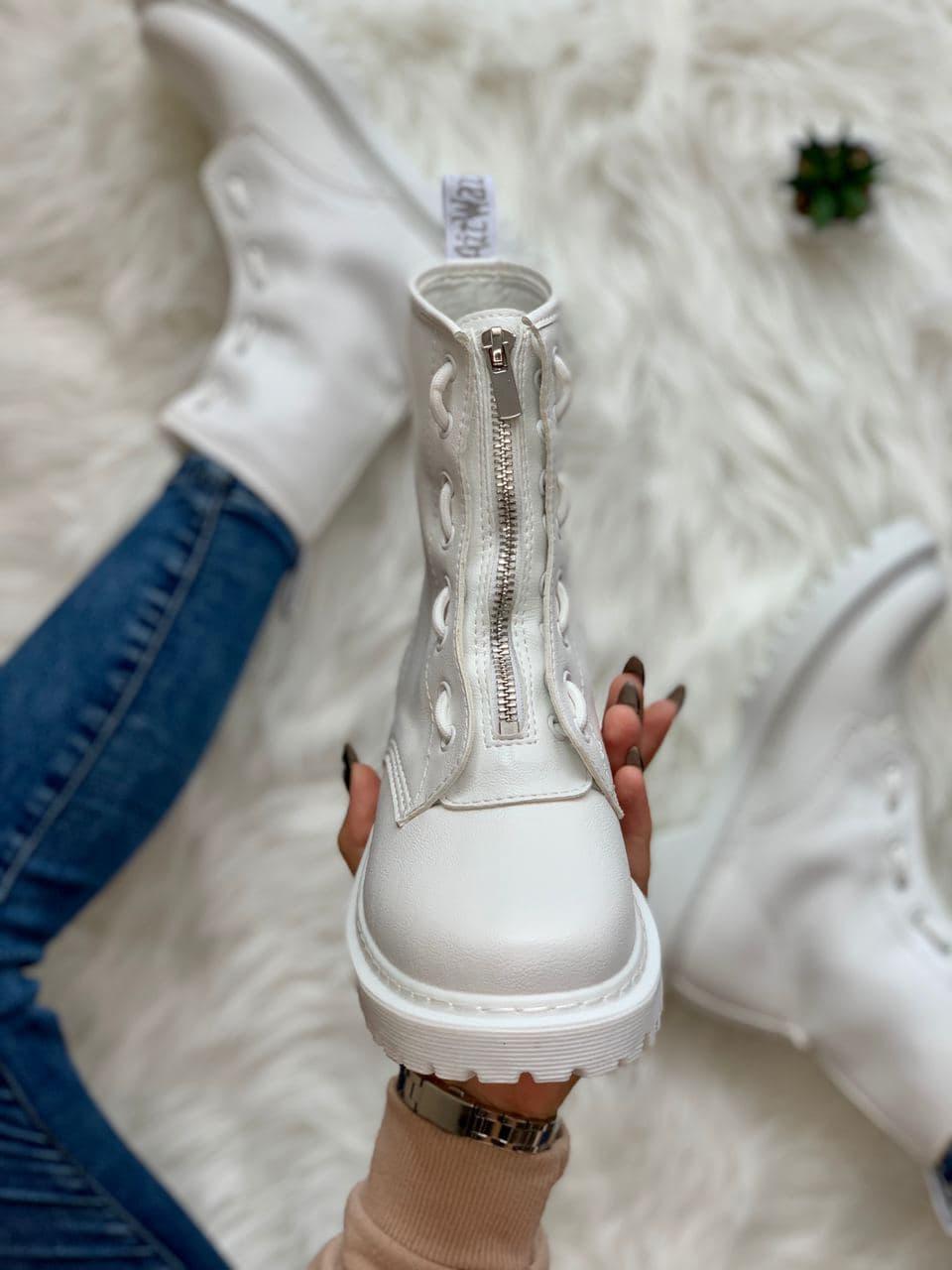 Dr. Martens Full White