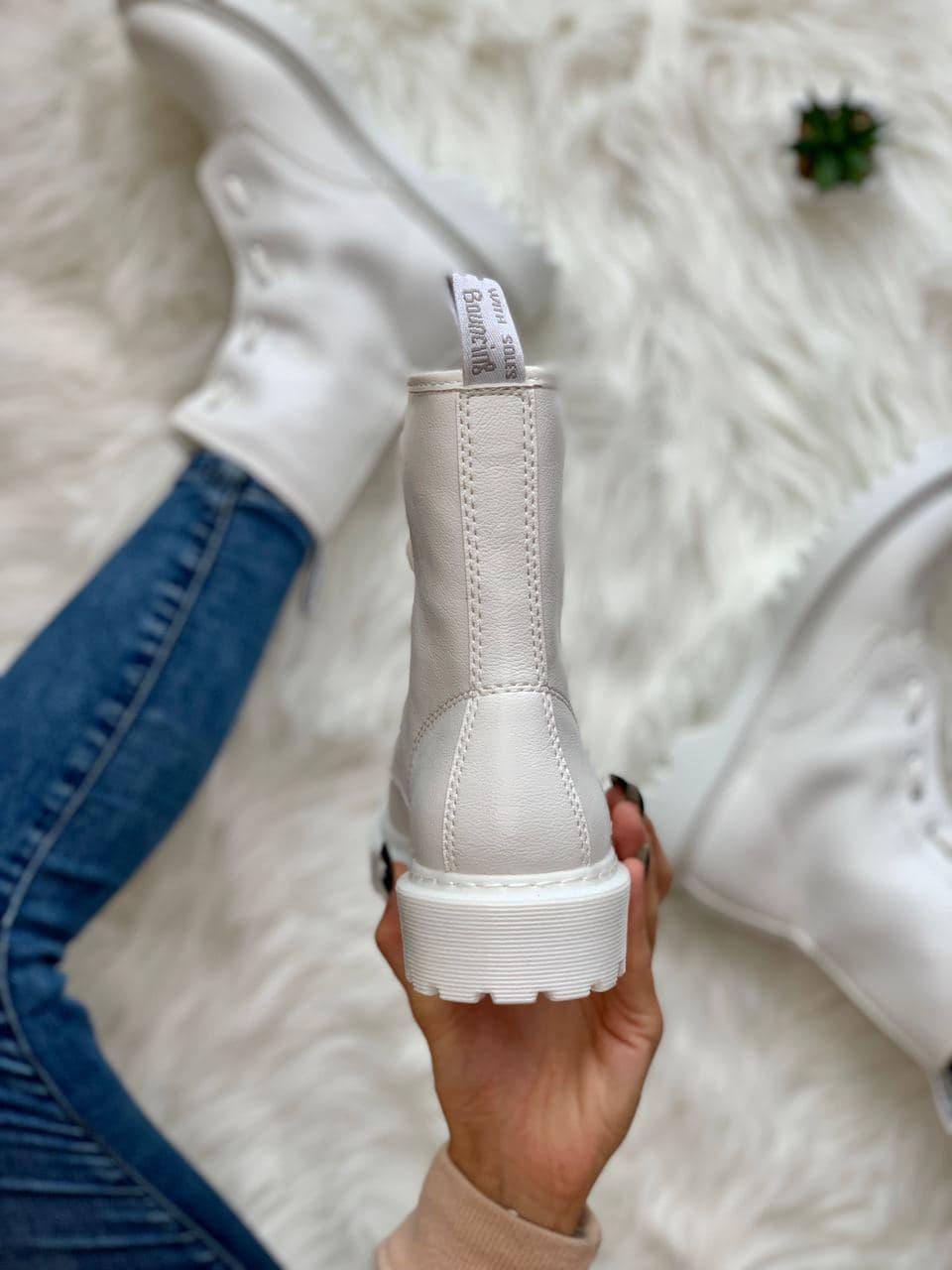 Dr. Martens Full White