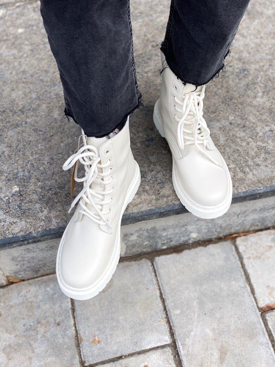Dr. Martens Cream No Logo