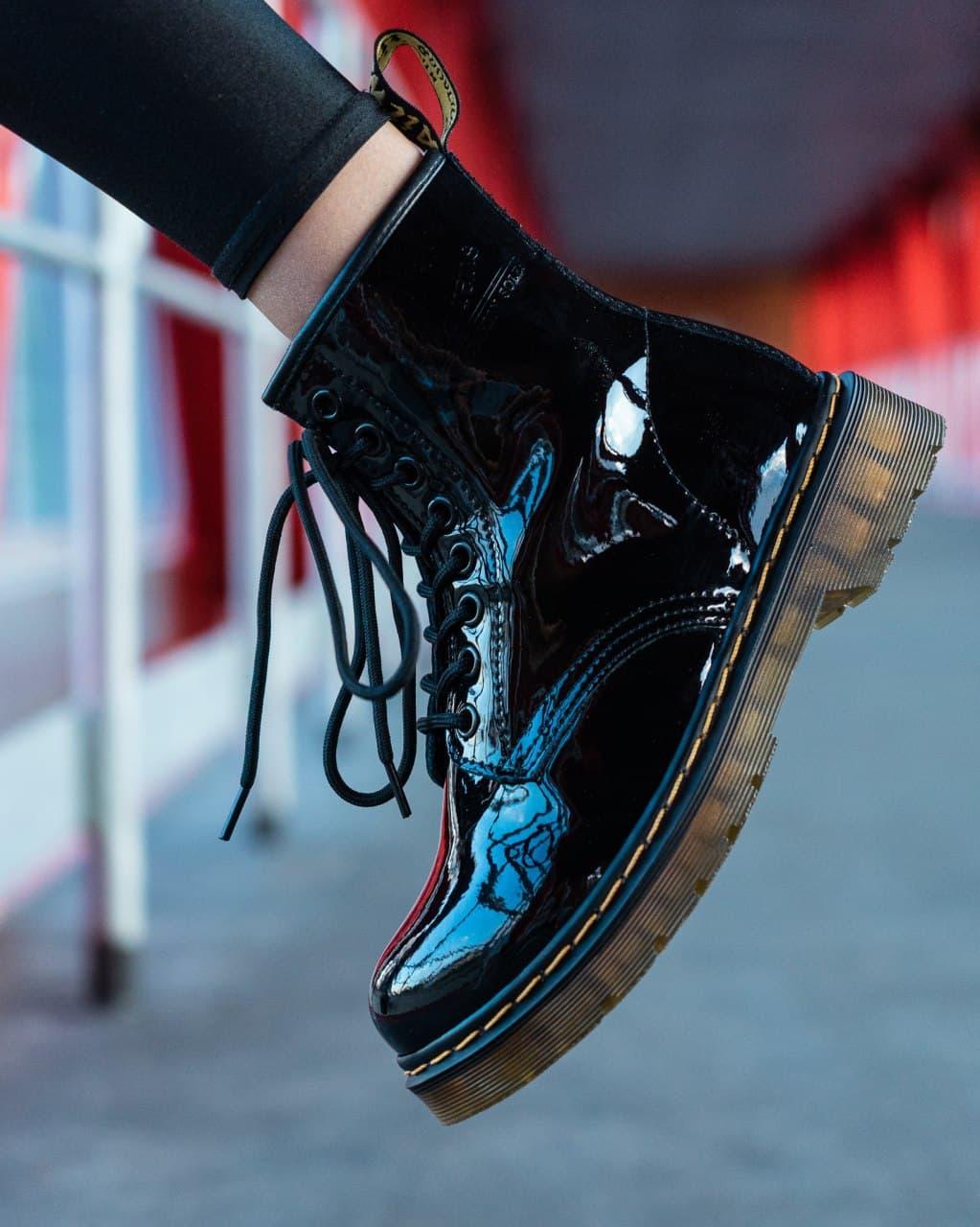 Dr. Martens Patent Black