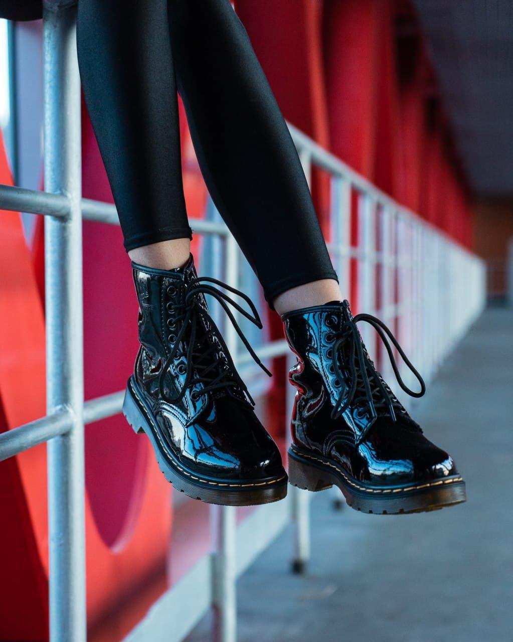 Dr. Martens Patent Black