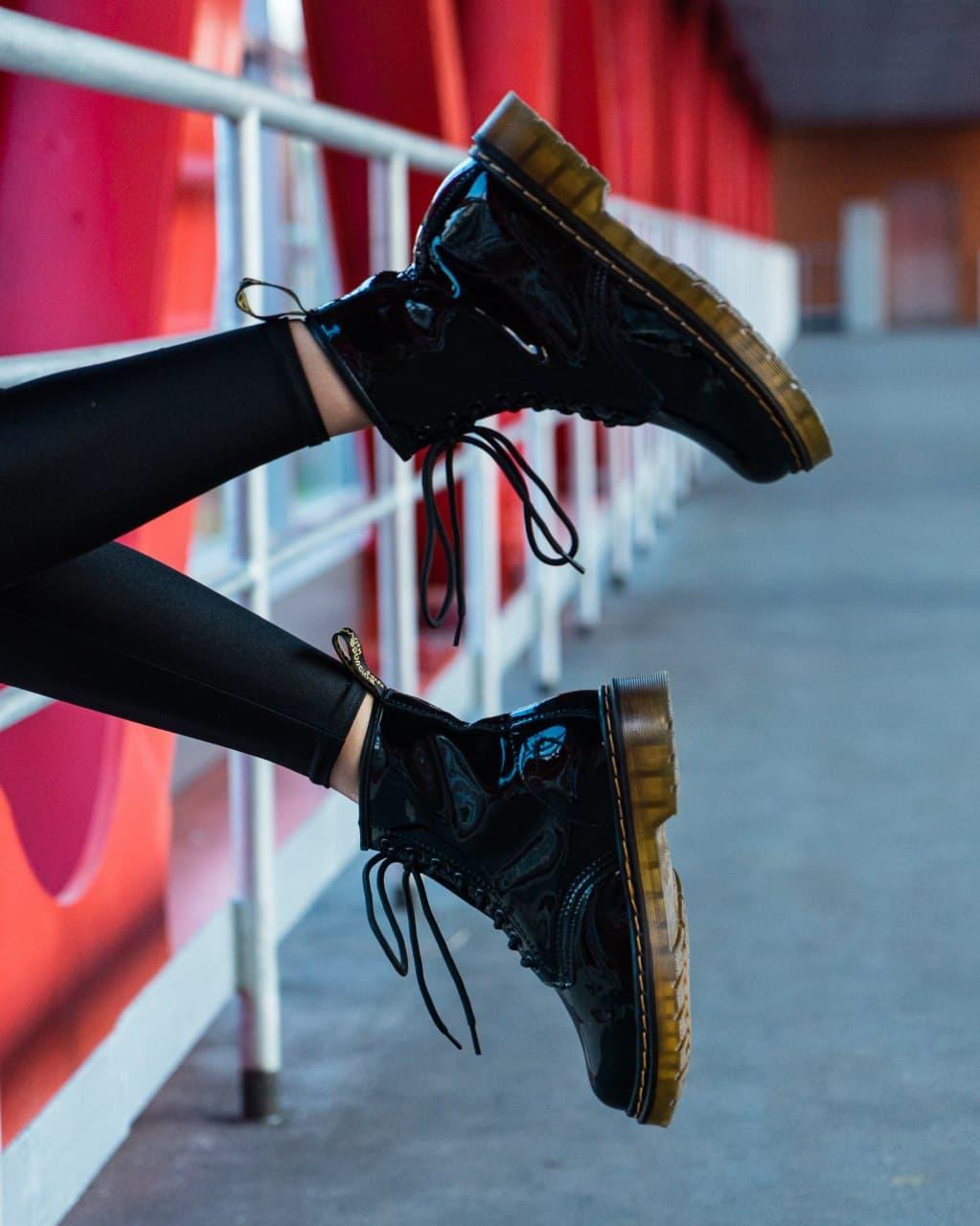 Dr. Martens Patent Black