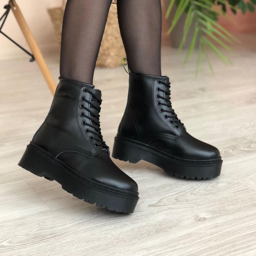 Dr. Martens JADON Mono Black Logo