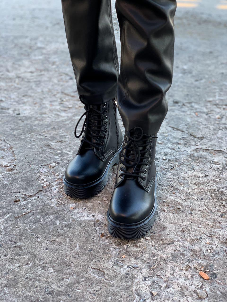 Dr. Martens JADON Mono Black No Logo 1