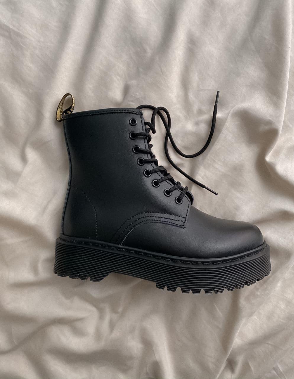 Dr. Martens JADON Black No Logo 3
