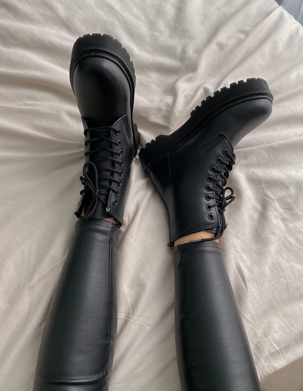 Dr. Martens JADON Black No Logo 3