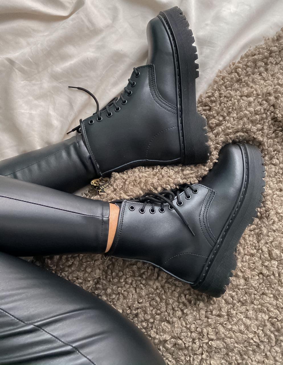 Dr. Martens JADON Black No Logo 3