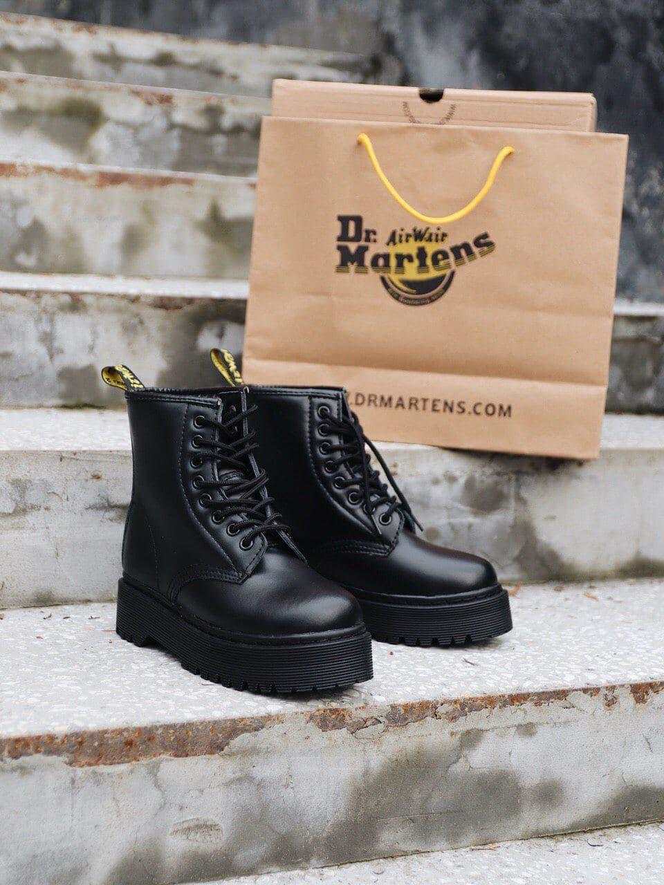 Dr. Martens JADON Black No Logo