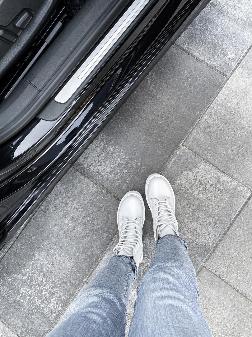 Dr. Martens JADON Mono White No Logo 3