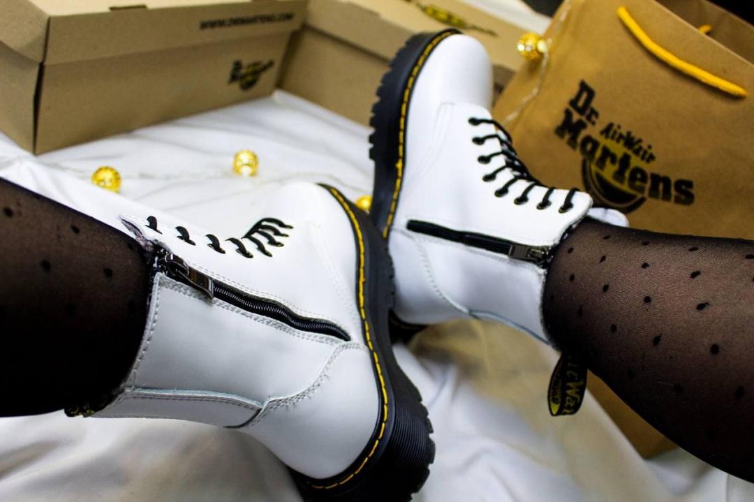 Dr. Martens JADON White Black Logo (Молнія)