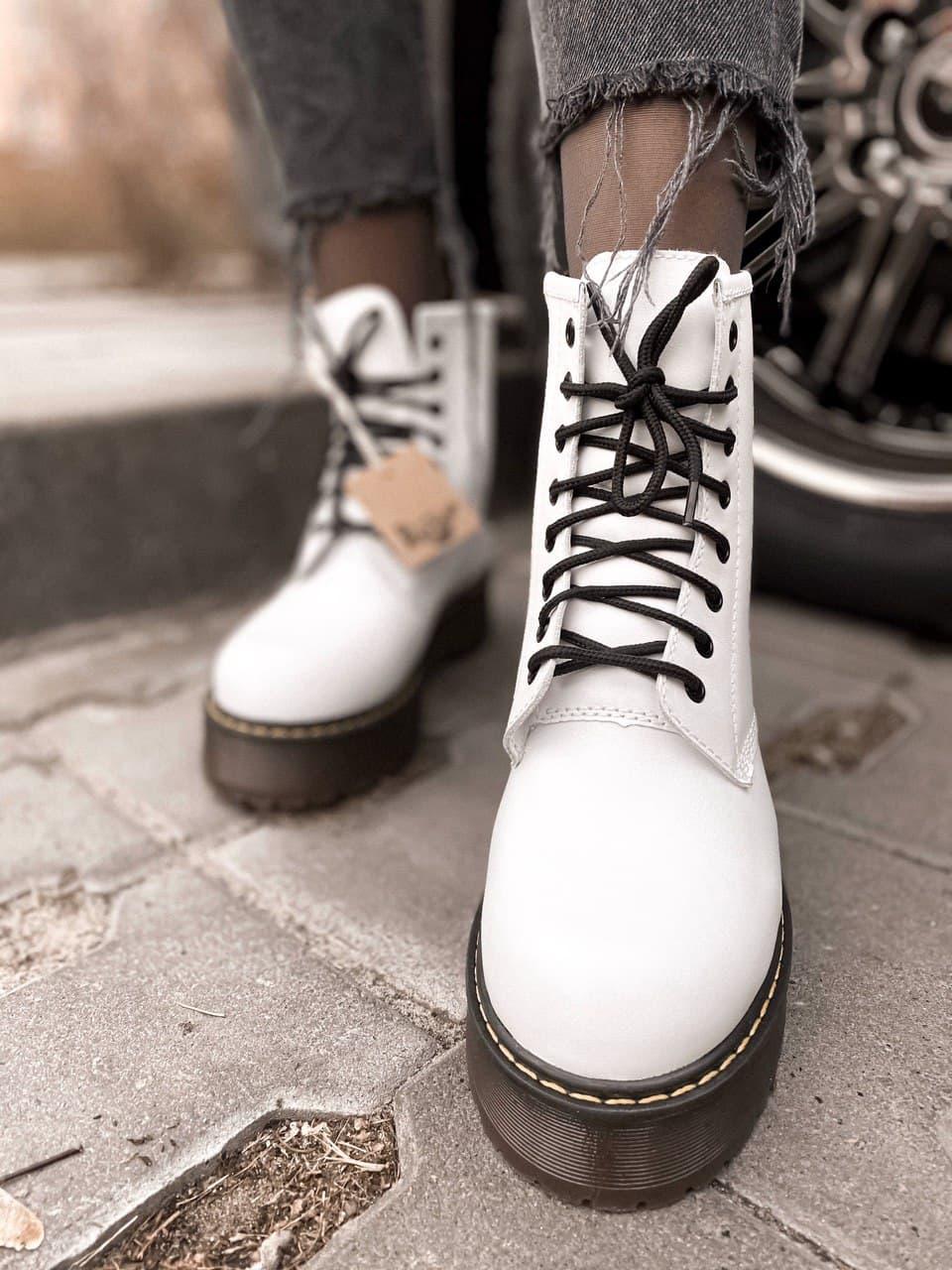 Dr. Martens JADON White Black No Logo 1