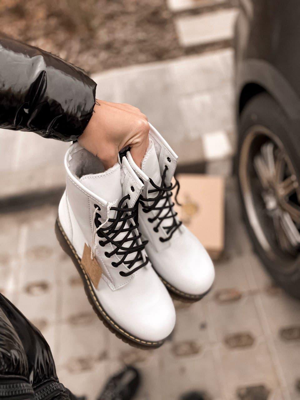 Dr. Martens JADON White Black No Logo 1