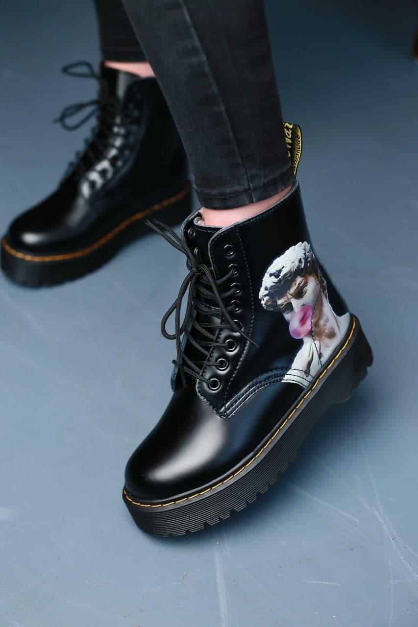 Dr. Martens JADON Pictures Black 1