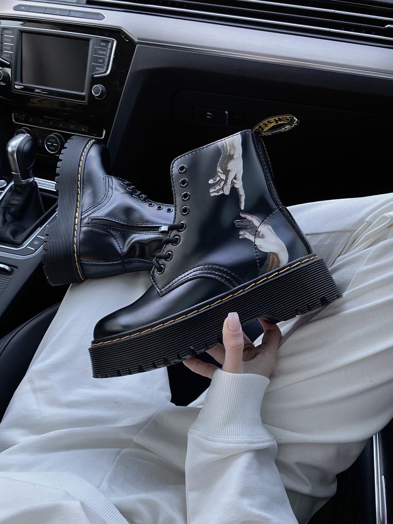 Dr. Martens JADON Pictures Black