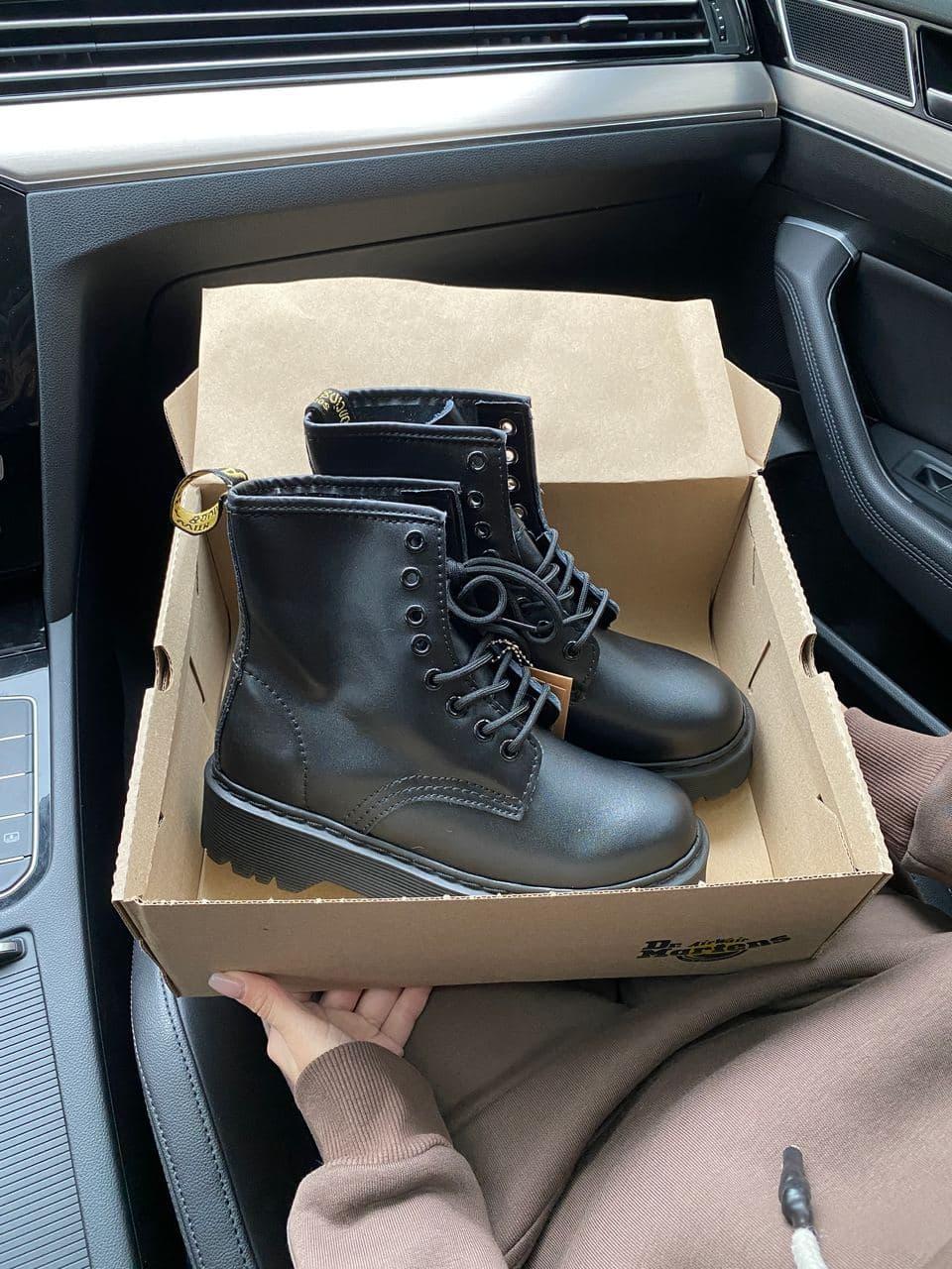 Dr. Martens JADON Black No Logo 2