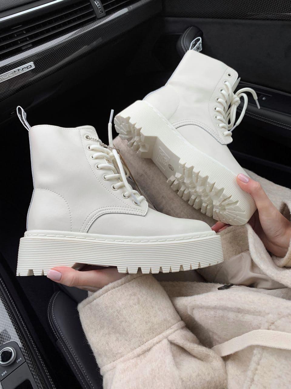 Dr. Martens JADON Mono Cream No Logo