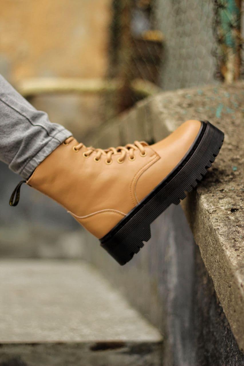 Dr. Martens JADON Beige