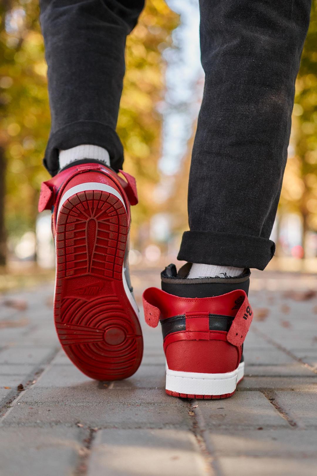 Nike Air Jordan 1 Off-White Bred
