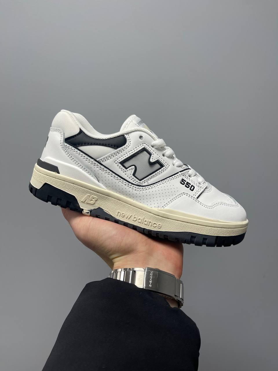 New Balanve 550 White Black Grey Logo