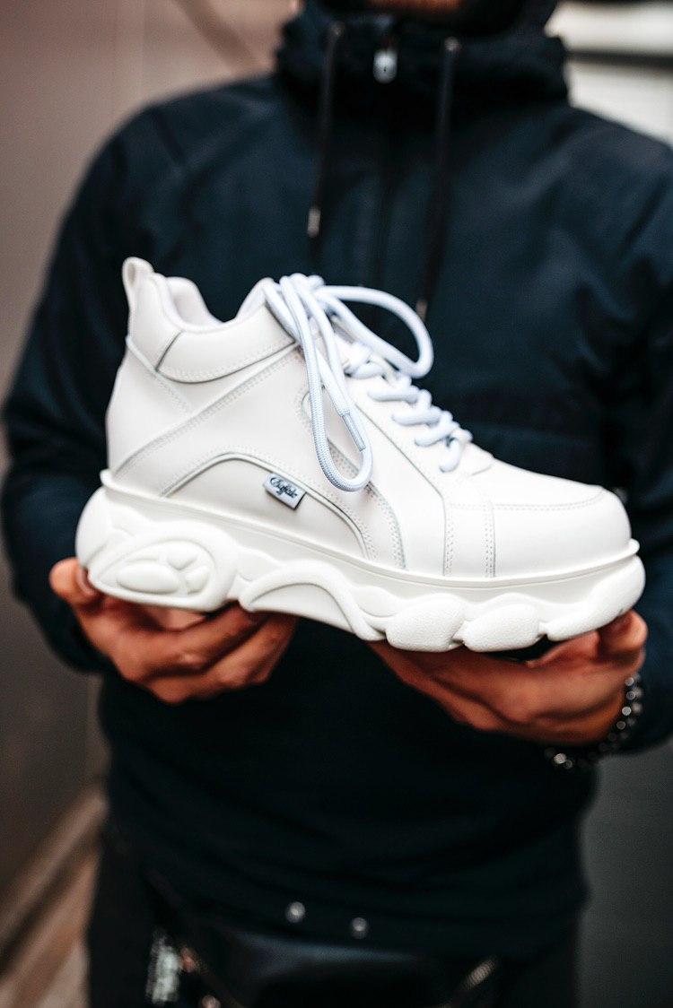 Buffalo London White 3