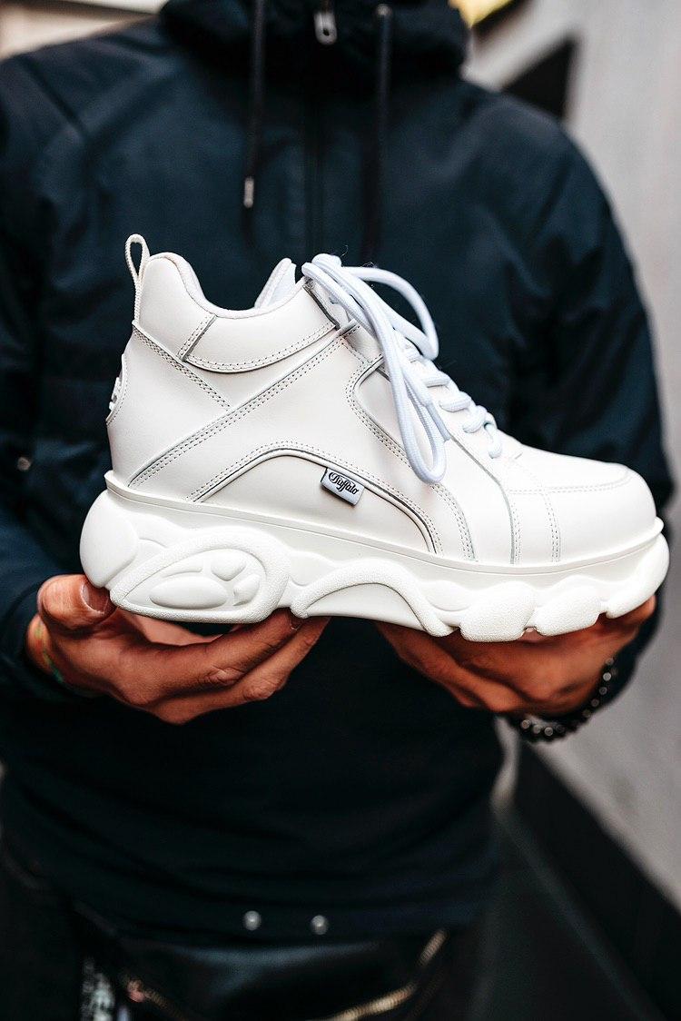 Buffalo London White 3