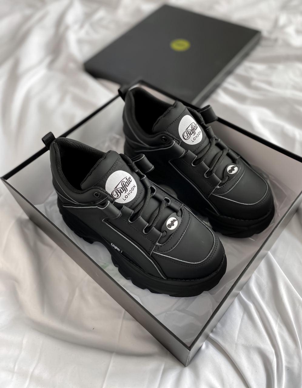 Buffalo London Black 5
