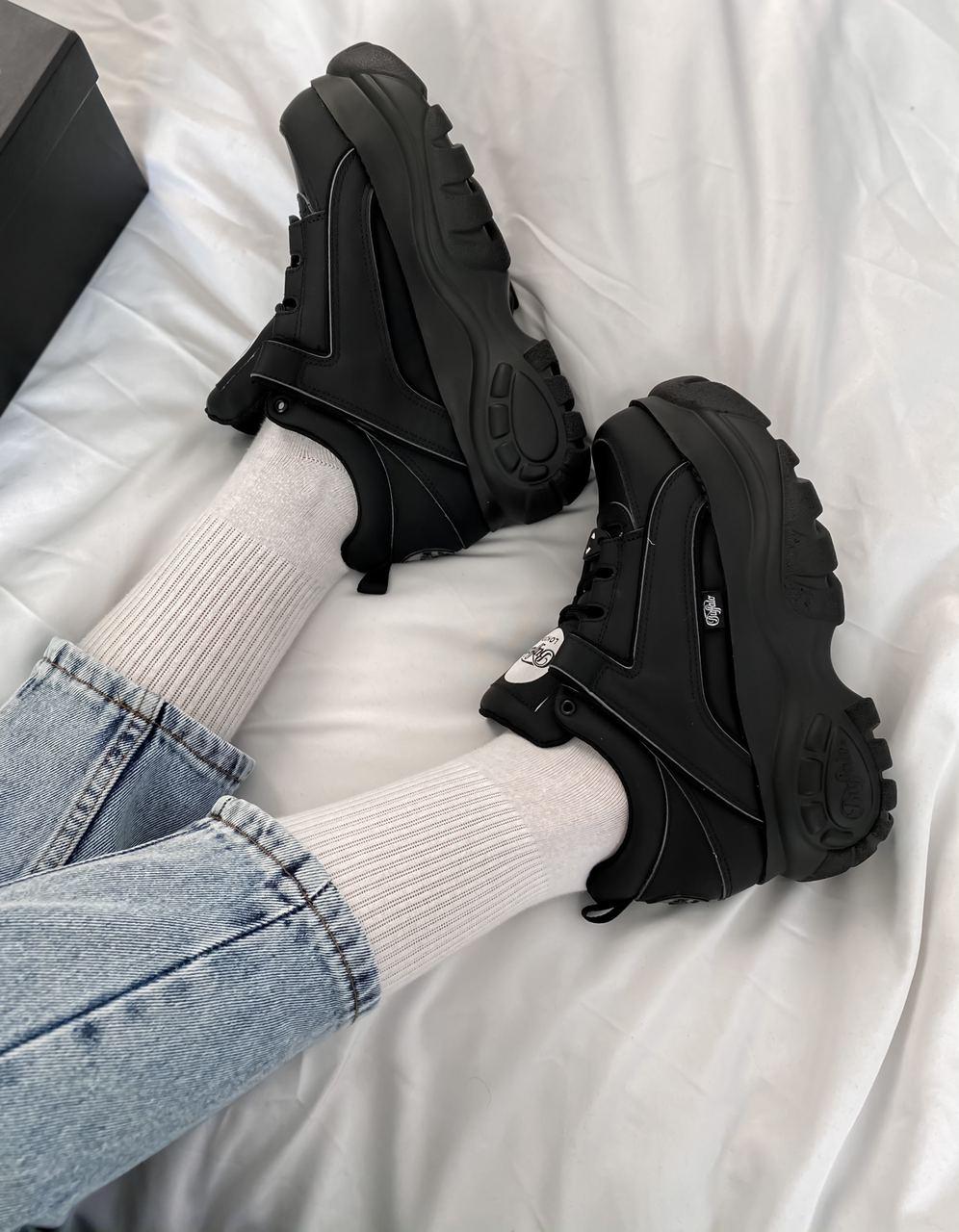 Buffalo London Black 5