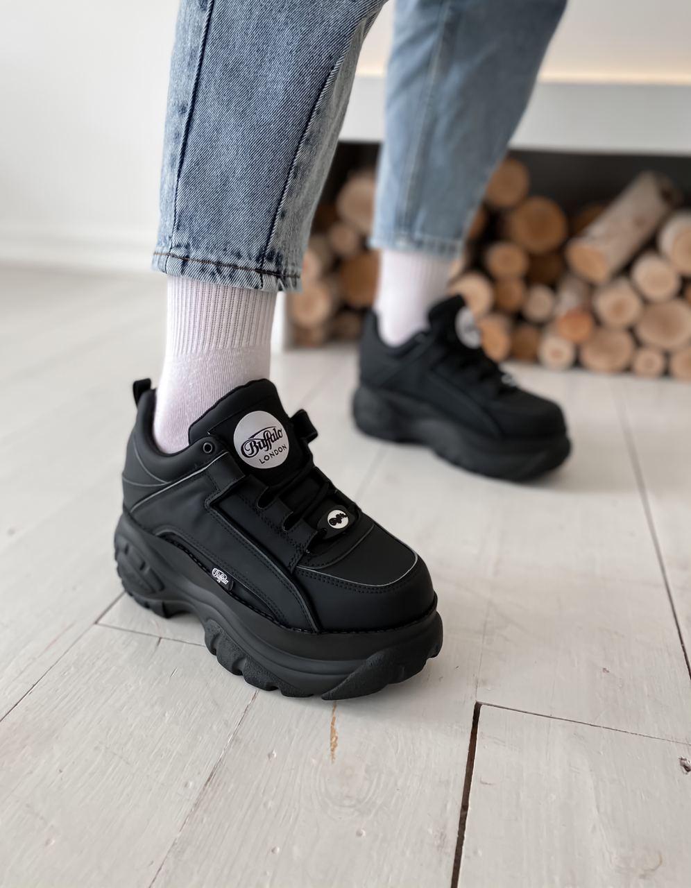 Buffalo London Black 5