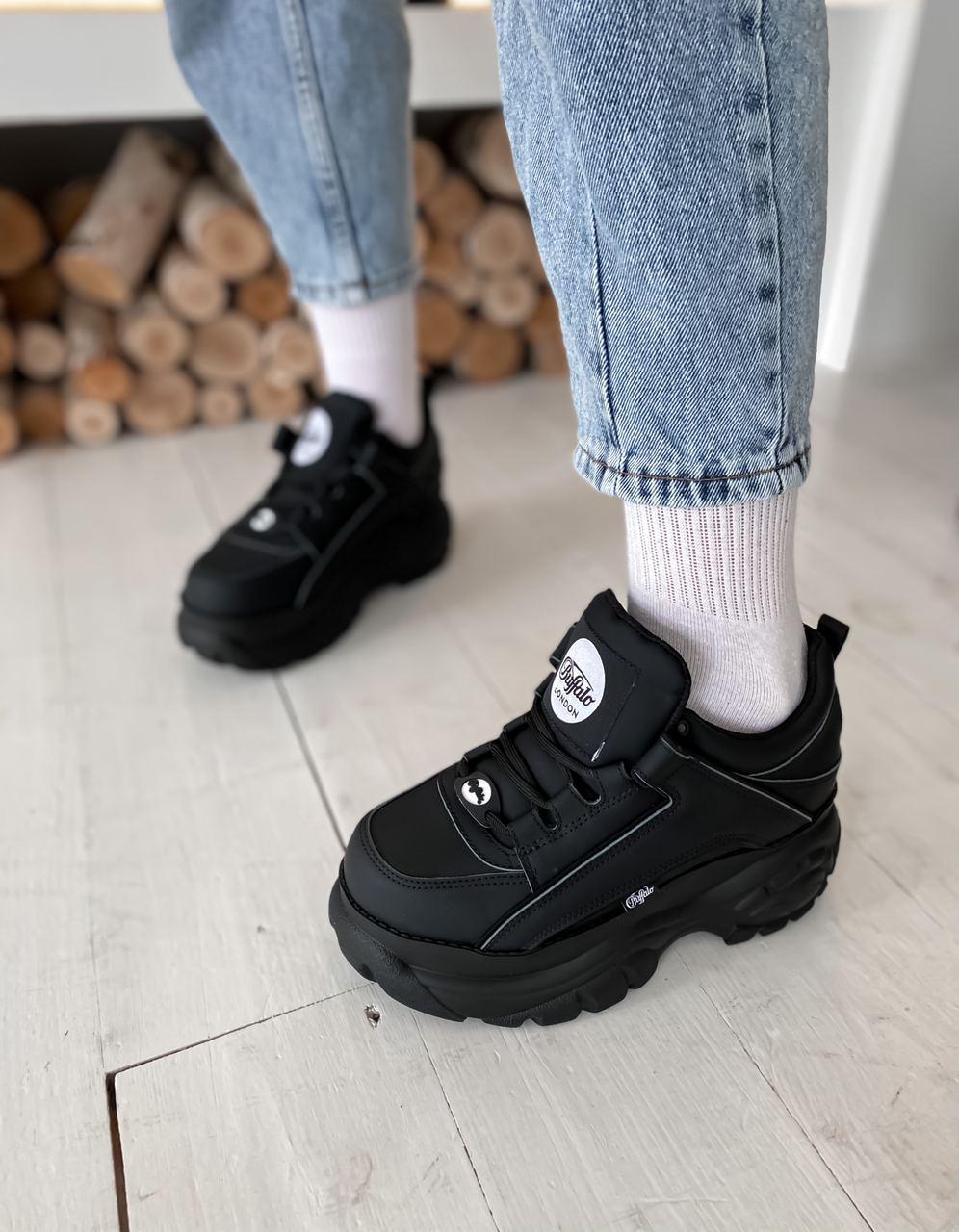 Buffalo London Black 5