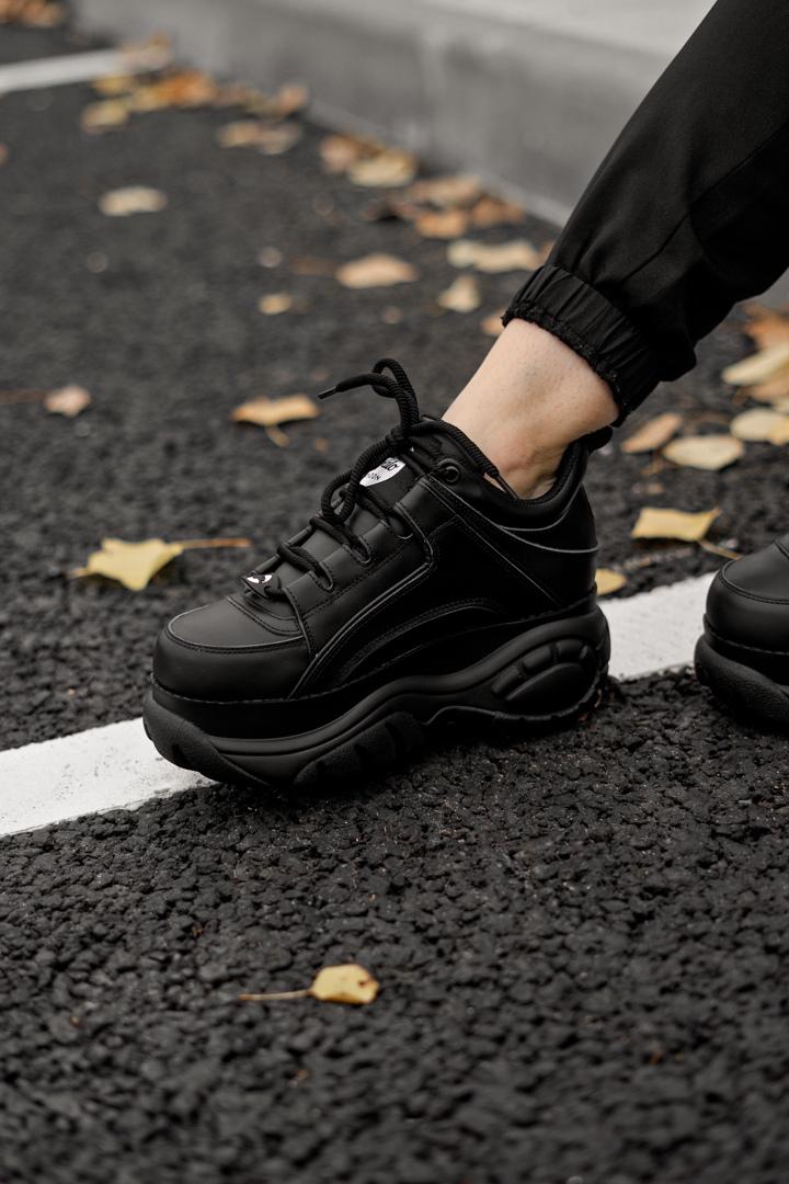 Buffalo London Black