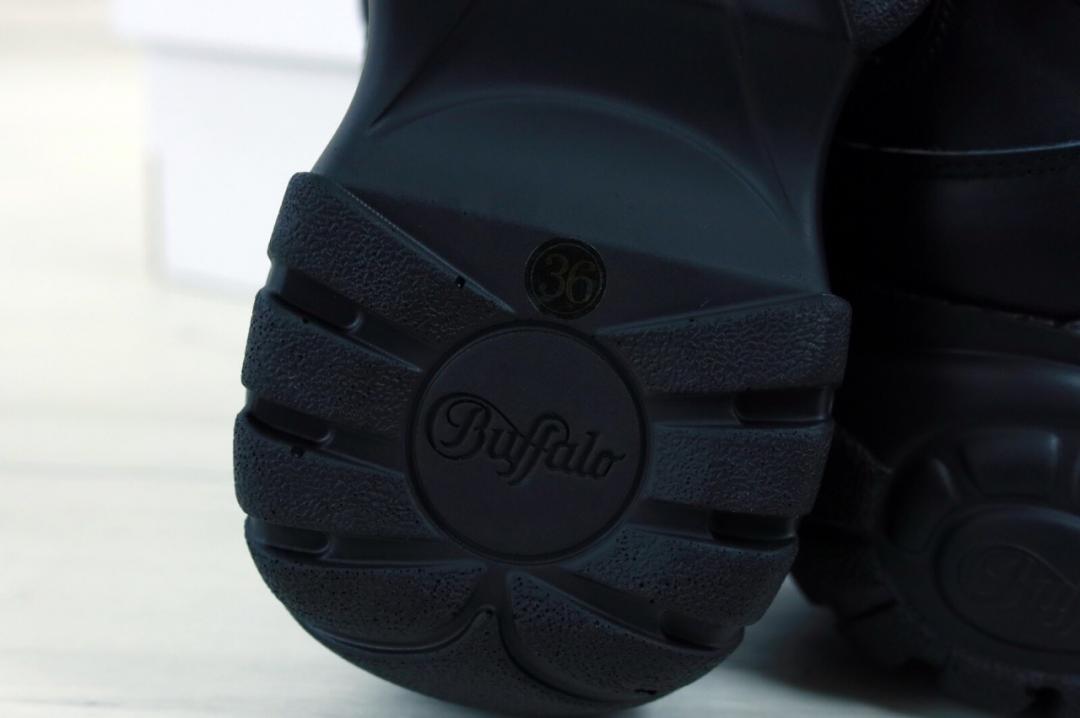 Buffalo London Black