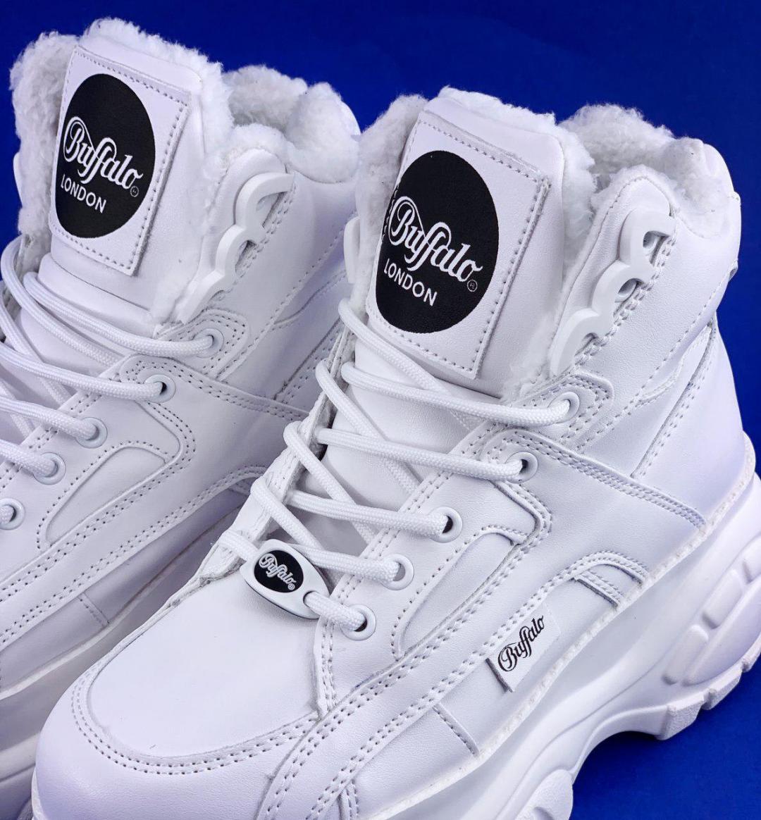 Buffalo London White Fure 1