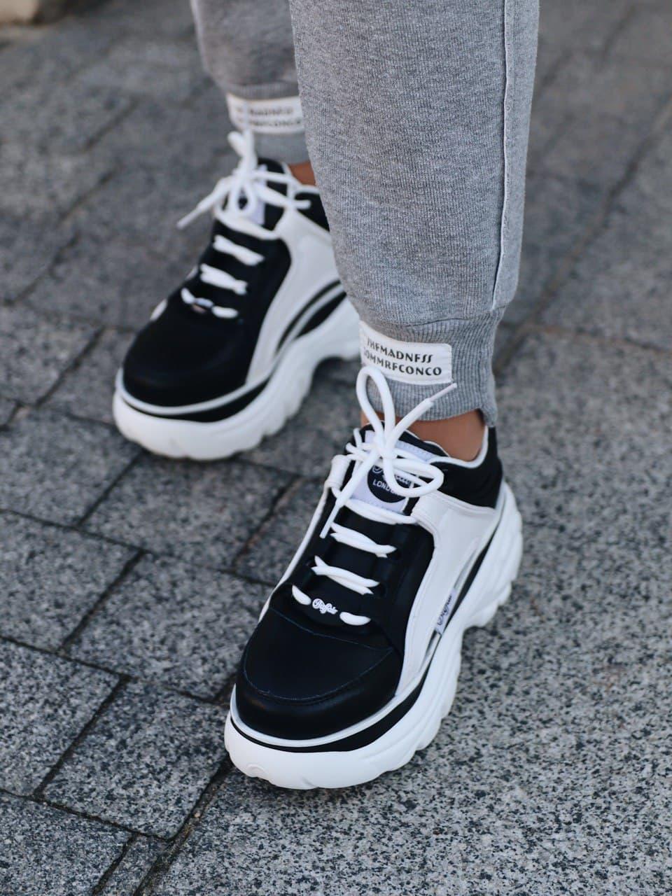 Buffalo London Black White