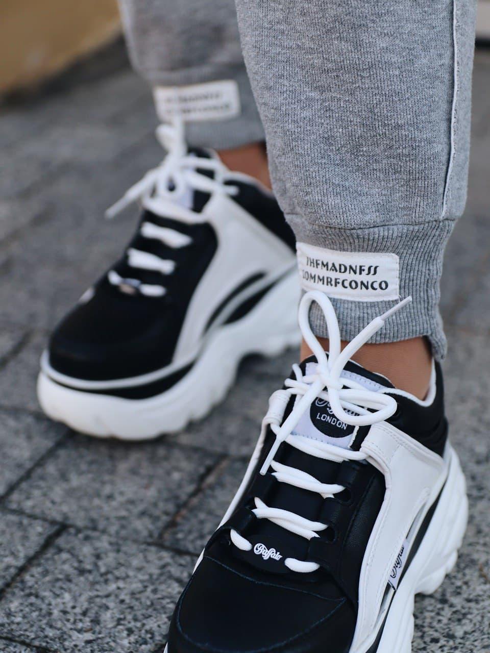 Buffalo London Black White