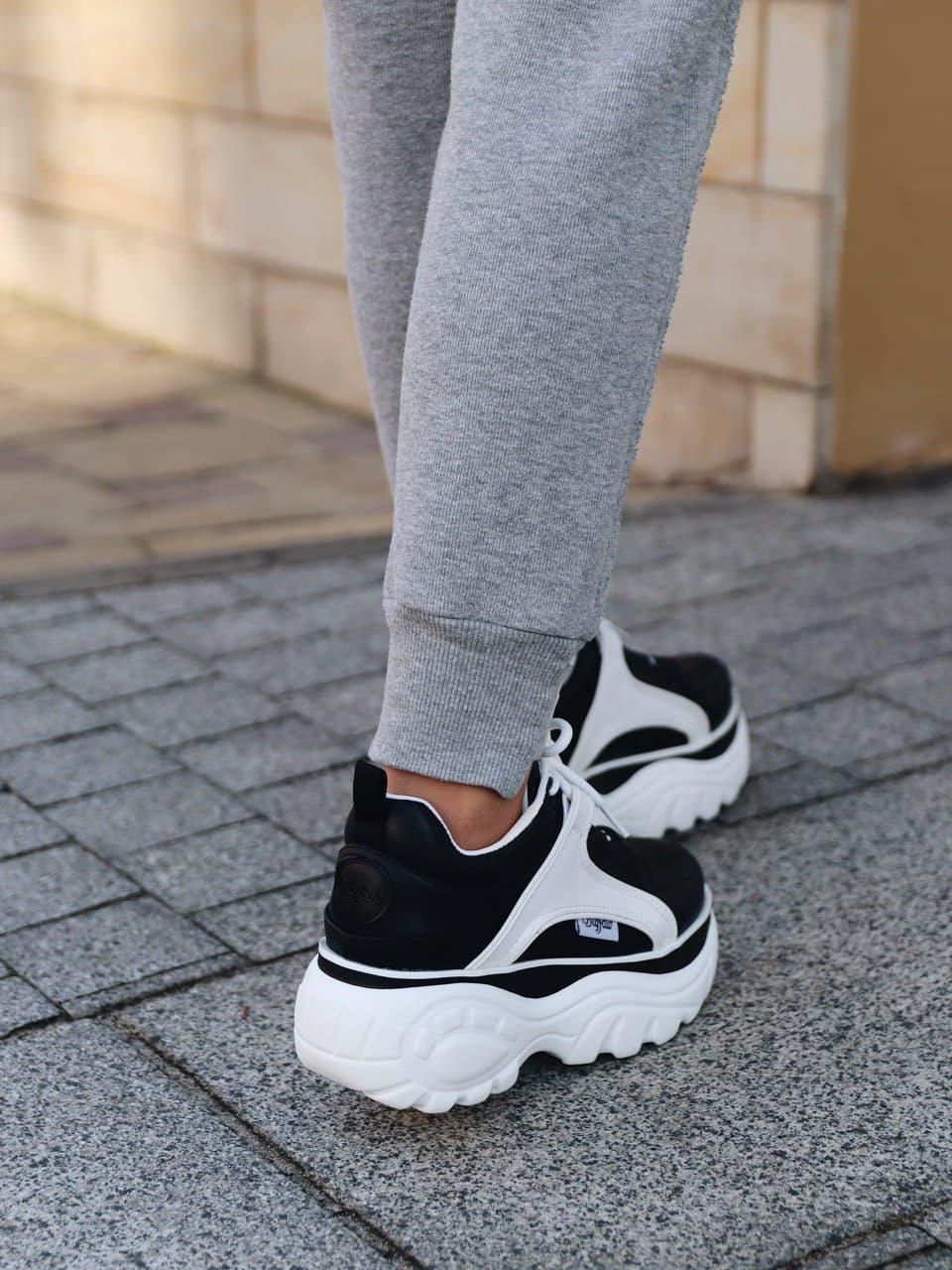 Buffalo London Black White
