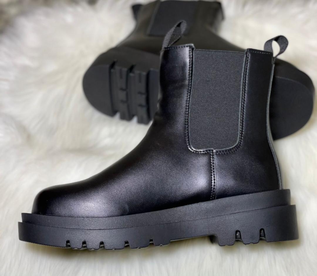 Bottega Veneta Black (No Brand) 1