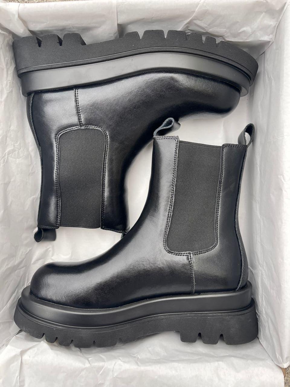 Bottega Veneta Black (No Brand) 1