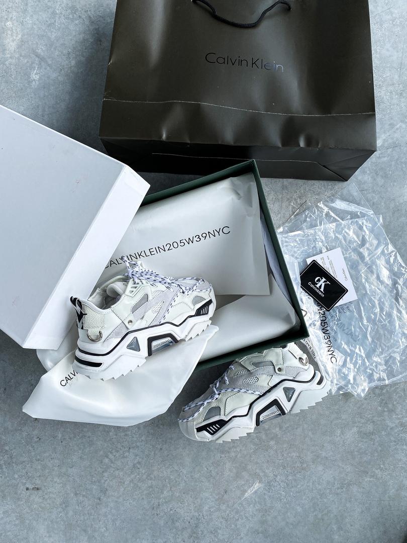 Calvin Klein White LUX