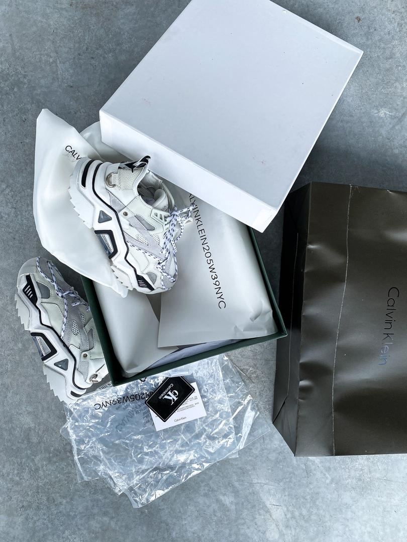 Calvin Klein White LUX