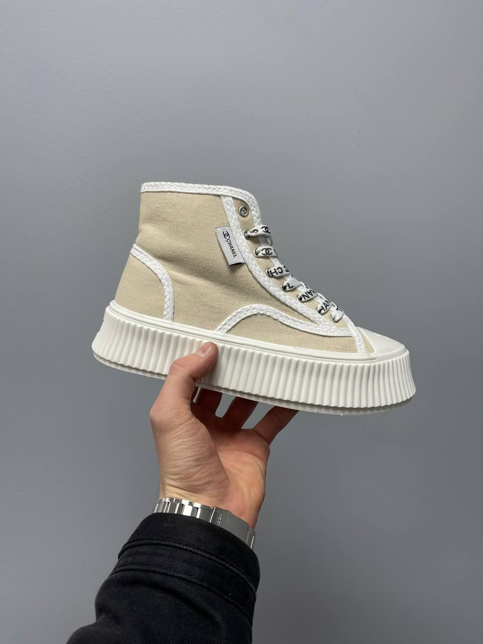 Chanel Snekers Platform Beige