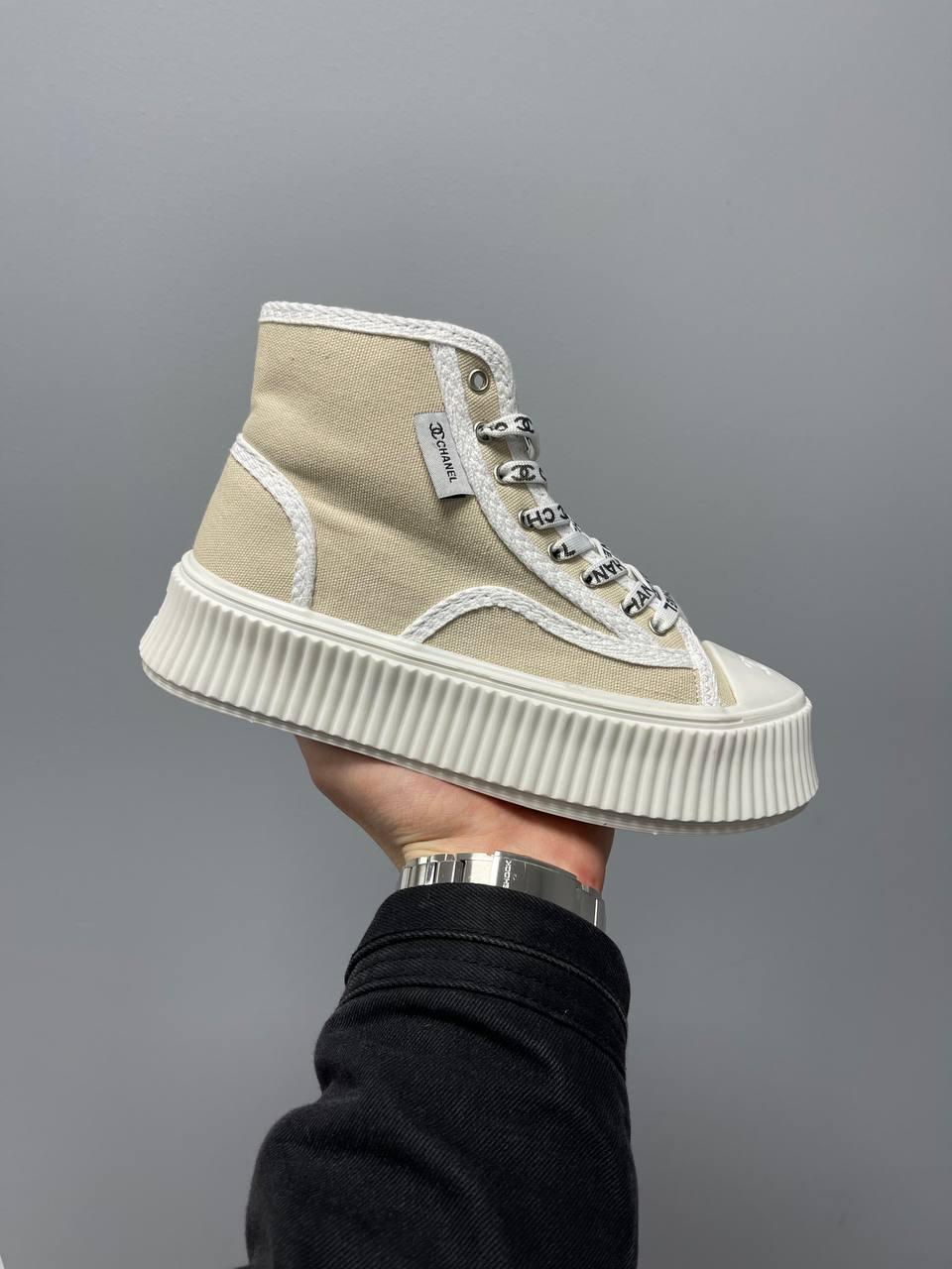 Chanel Snekers Platform Beige