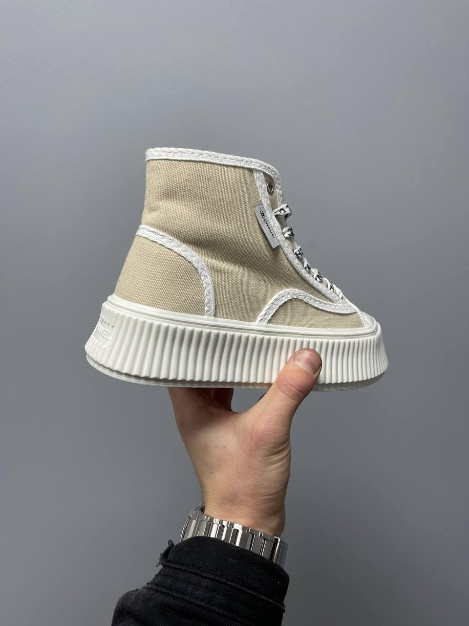 Chanel Snekers Platform Beige