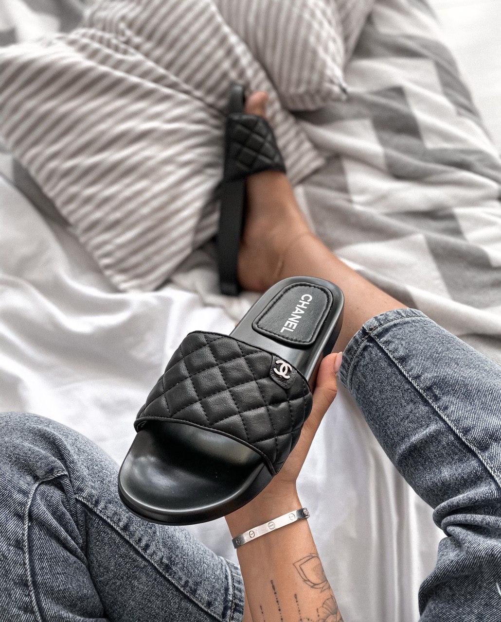Channel Slippers Lambskin Black