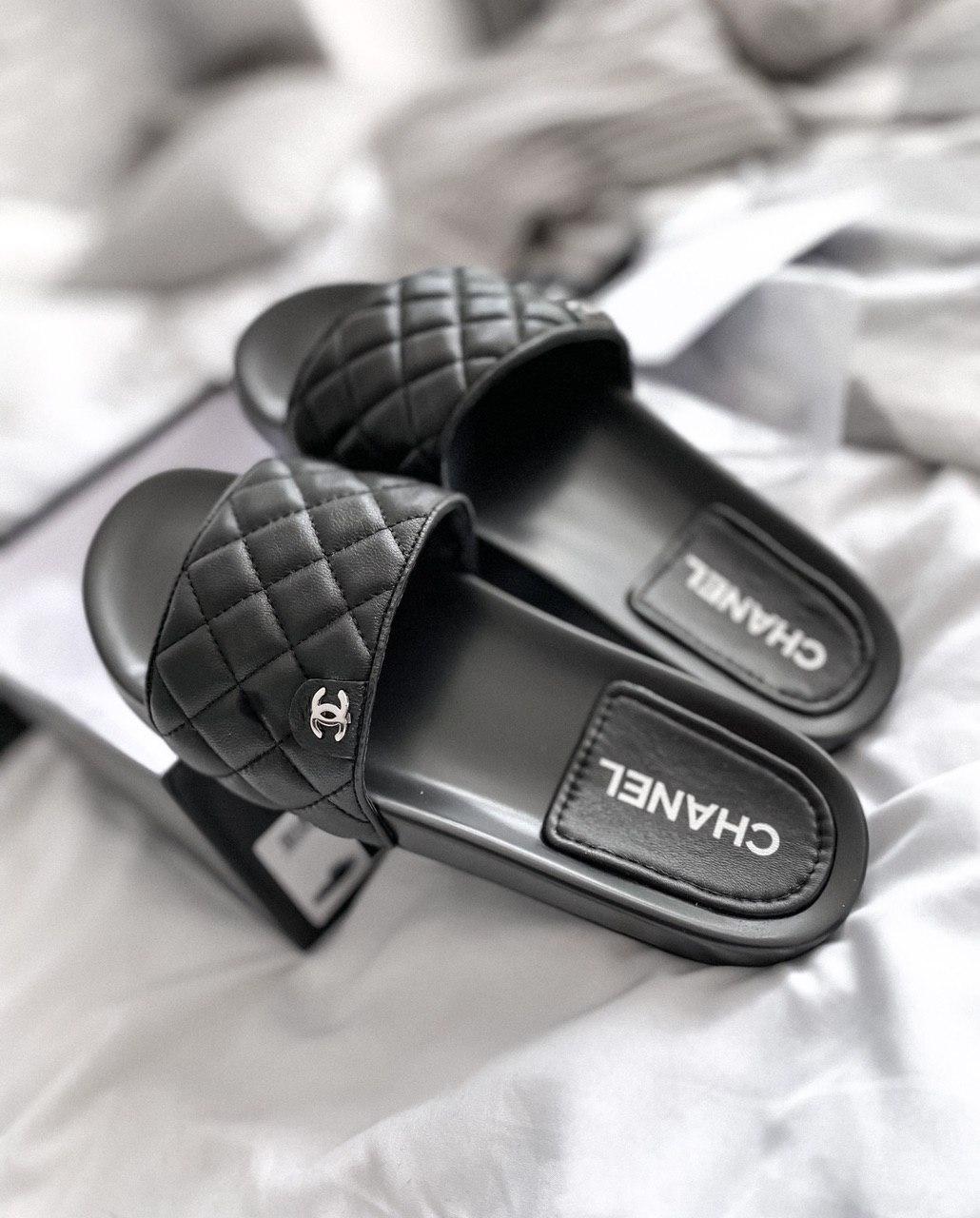 Channel Slippers Lambskin Black