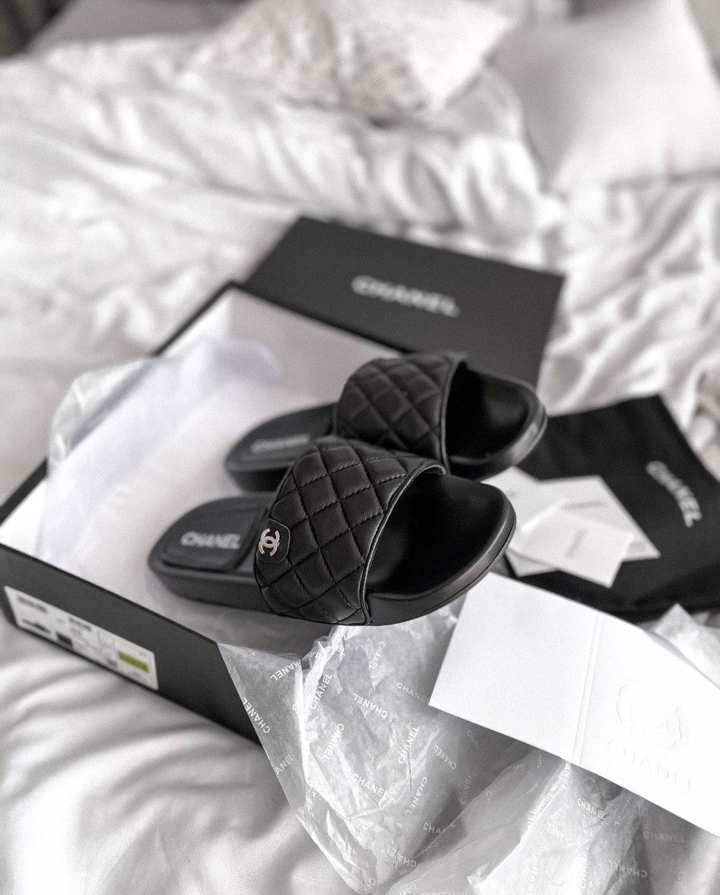 Channel Slippers Lambskin Black