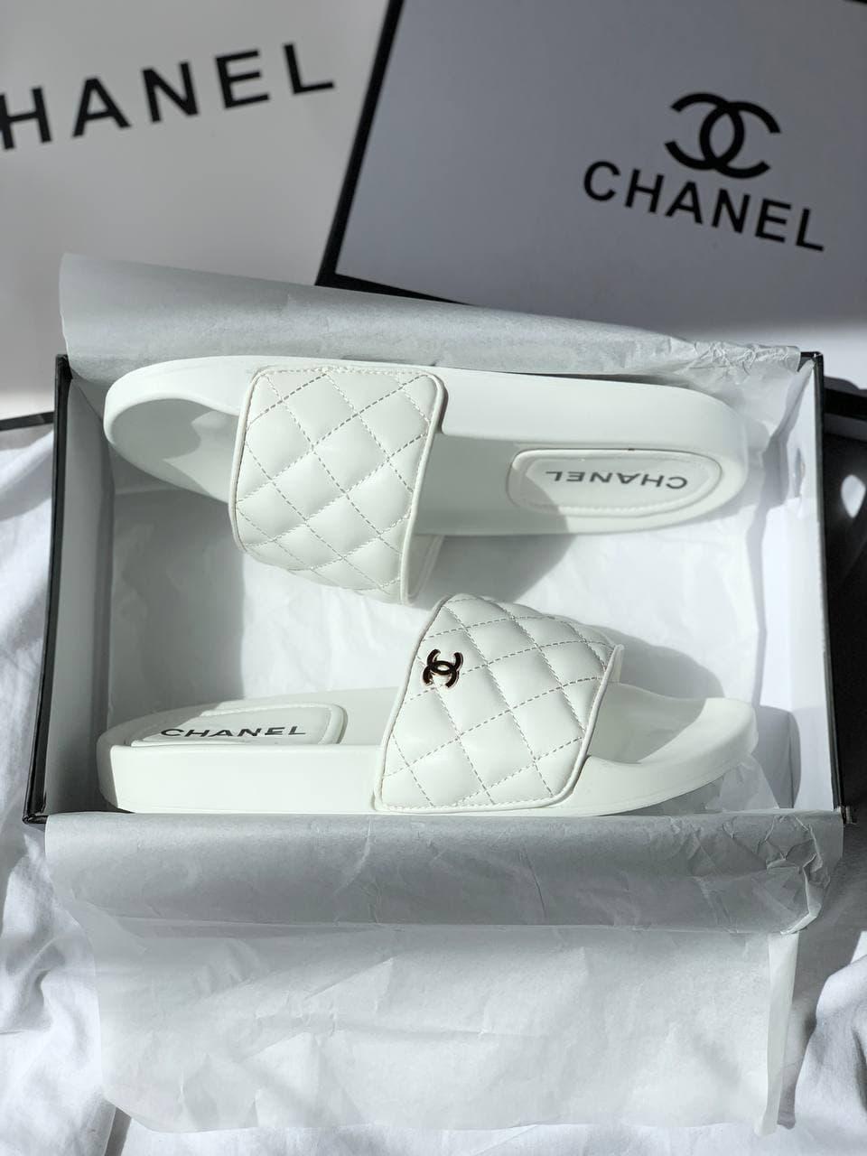 Channel Slippers Lambskin White