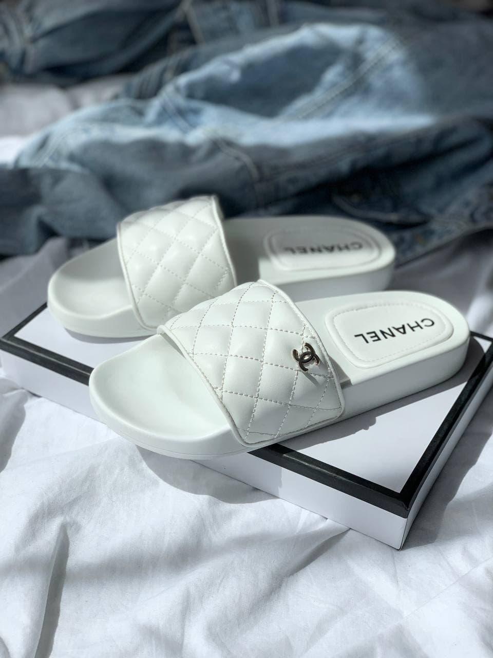 Channel Slippers Lambskin White